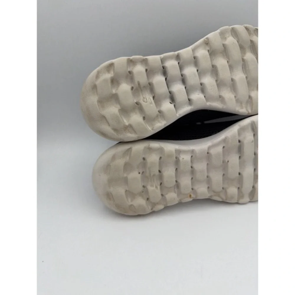Skechers go walk
